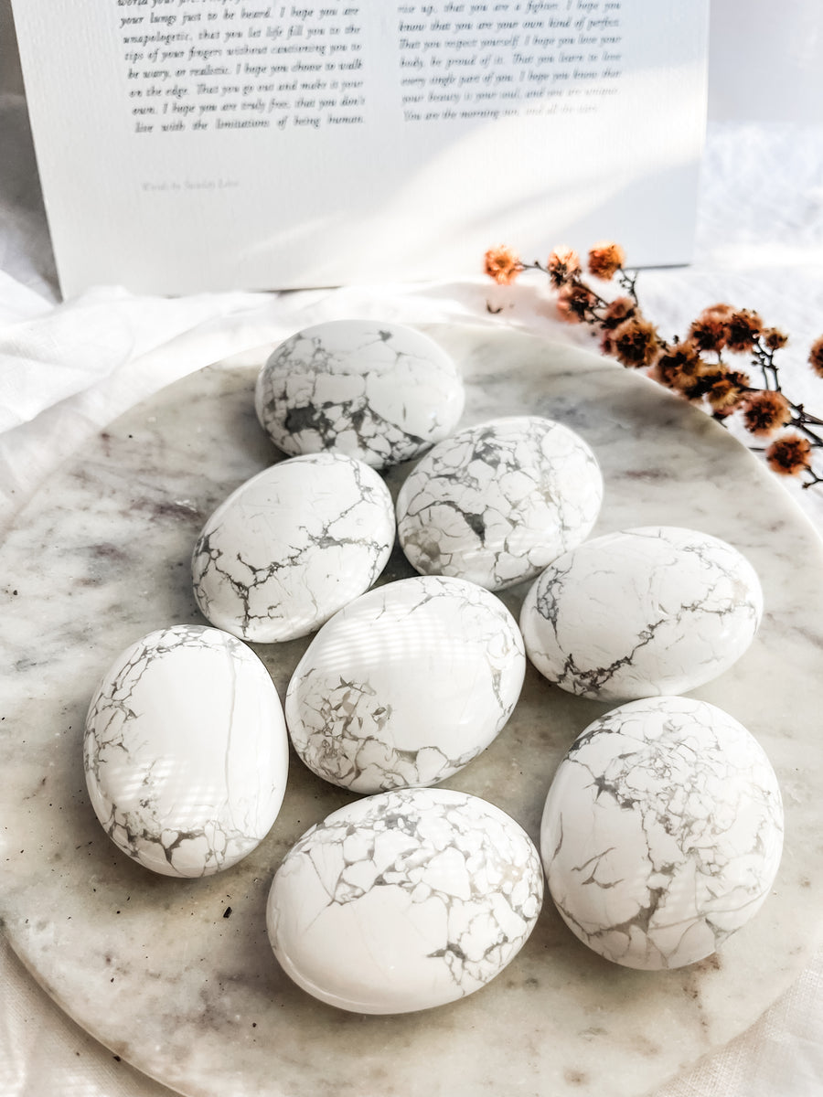 howlite palm stone
