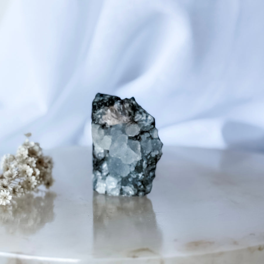 apophyllite cluster 02