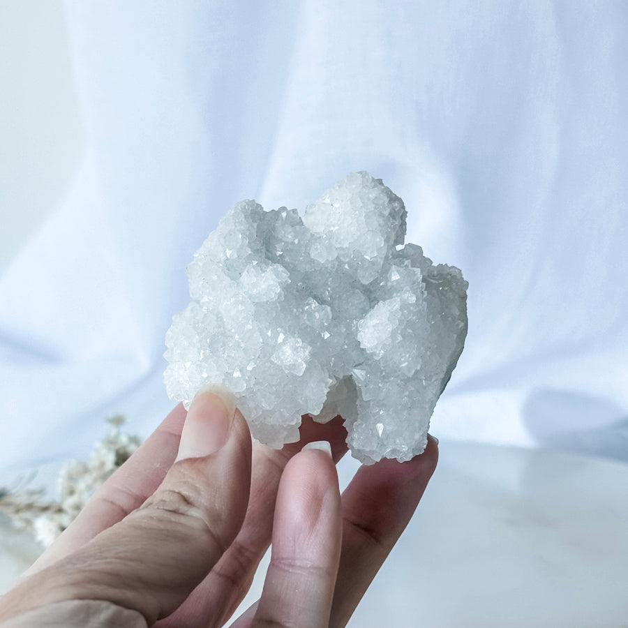 apophyllite cluster 04