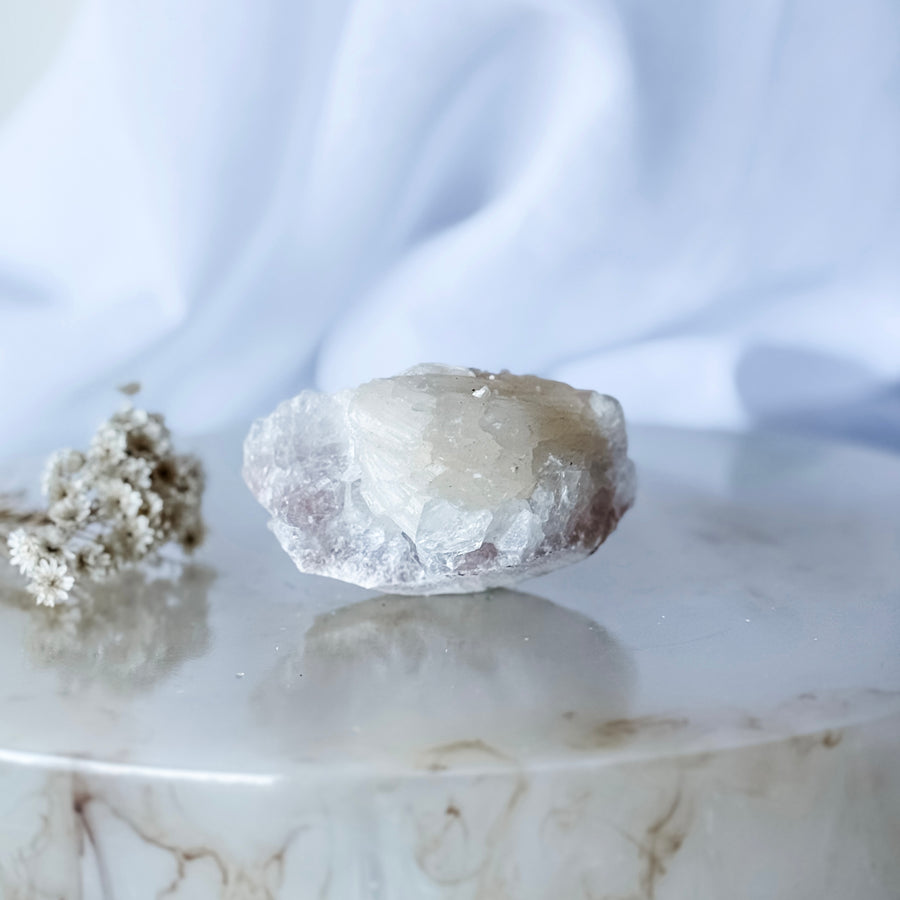 apophyllite cluster 06