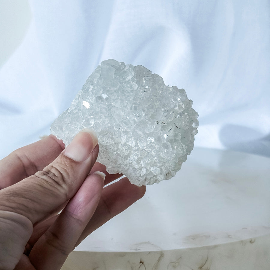 apophyllite cluster 07