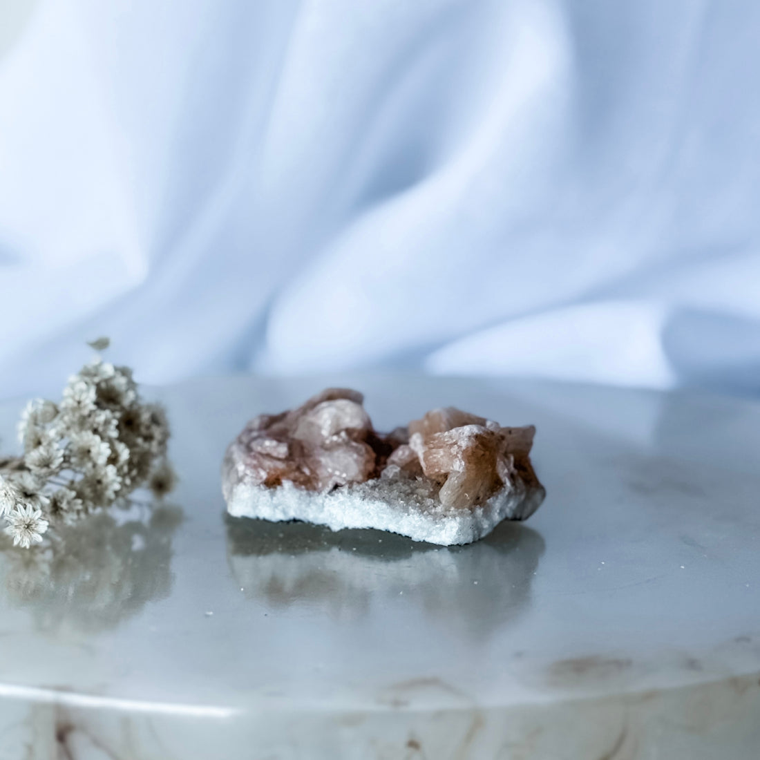 apophyllite cluster 08