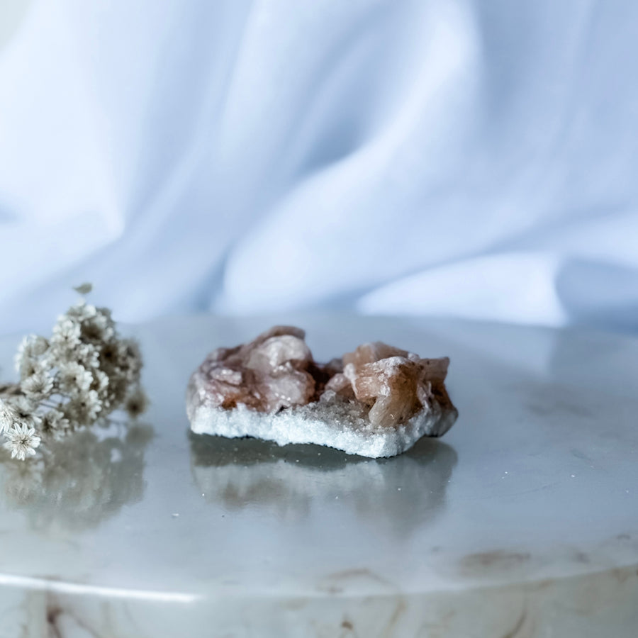 apophyllite cluster 08