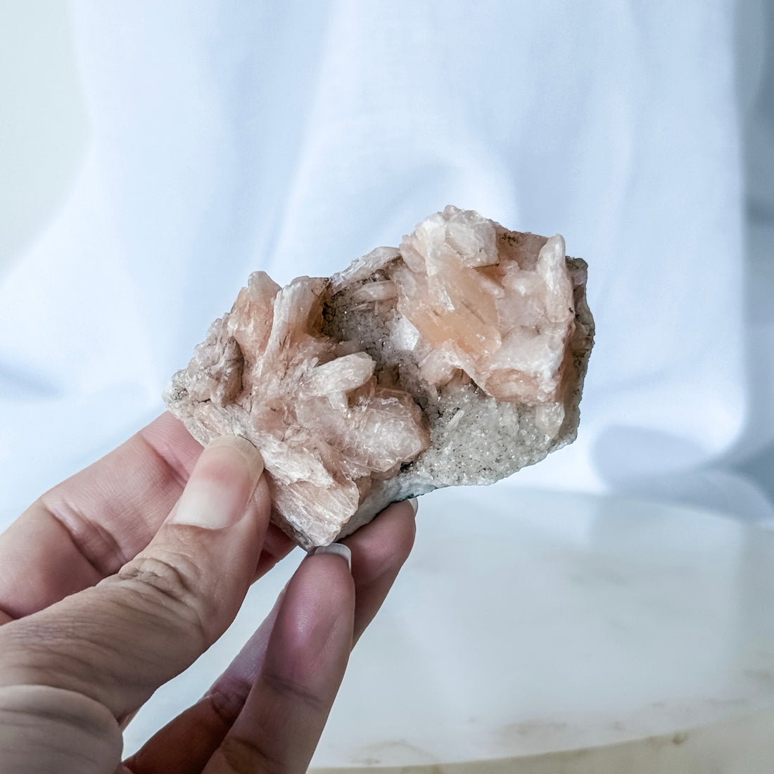 apophyllite cluster 08